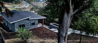 Lovely bungalow with WiFi in Blantyre