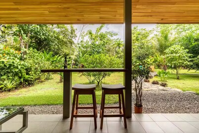 Complete house in the privacy of a spacious tropical setting
