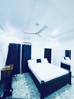 Deluxe Room | Free WiFi - Nanas Holiday Let Guest House (Adentan)