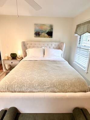 3 Schlafzimmer, Schreibtisch, Bügeleisen/Bügelbrett, Reisekinderbett