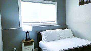 4 bedrooms, in-room safe, desk, iron/ironing board