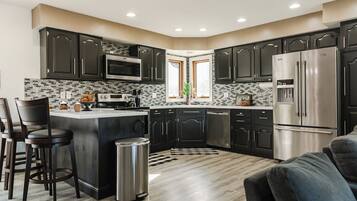 Køleskab, mikrobølgeovn, ovn, opvaskemaskine