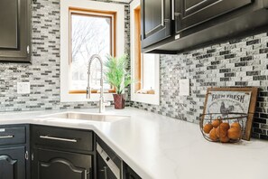 Refrigerador, microondas, horno y lavavajillas 
