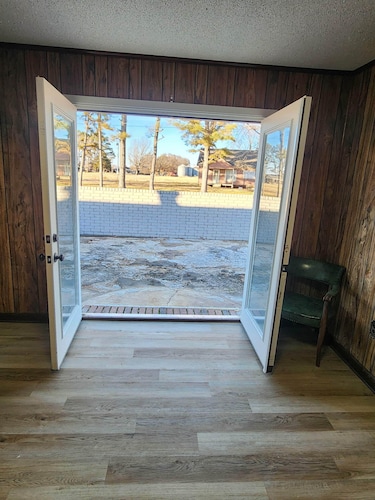 The Rose Community Critter Co. Clubhouse! 4 bedrooms w/12 beds, and 2 full baths