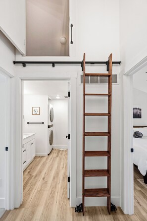 2 bedrooms, WiFi, bed sheets - Charming 2-bedroom townhome in wonderful Boise with AC, WiFi (Boise)