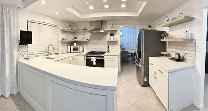 3-bedroom house in gorgeous Indio with AC, WiFi. Enjoy your stay