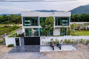 Exterior - Big villa With private swimming pool and children's pool, area 800 square meters (khanom/khanom)