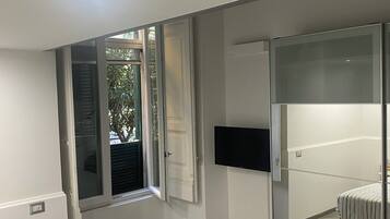 1 Schlafzimmer, BĂŒgeleisen/BĂŒgelbrett, WLAN, BettwĂ€sche