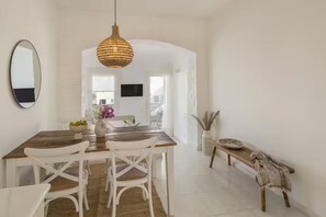 Dining - Walk to Naousa | 2BR House | Piperi (Paros)