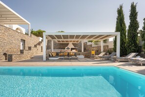 Outdoor pool - Near Parikia |4BR Villa w/ Pool & View | Mirabilia (Paros)