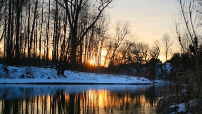 Centrally Located Getaway in MI’s Smallest City!