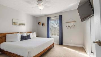 3 bedrooms, free WiFi, bed sheets