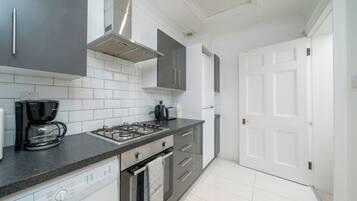 Apartment, 2 Bedrooms, Balcony | Interior