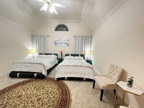 3 bedrooms, iron/ironing board, WiFi - Charming 3-bedroom house near AT&T Stadium, Six Flag, DFW Airport (Bedford)