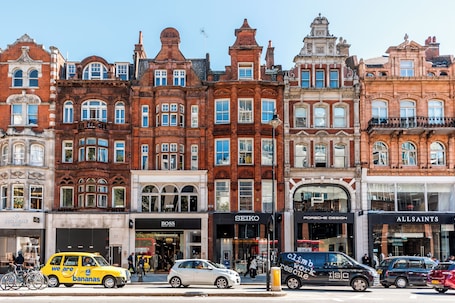 Shopping centre. Zedwell Knightsbridge