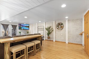 Interior - Spacious 5-bedroom house in welcoming Manhattan (Manhattan)