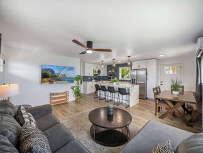 TV - Hawaiian Oceanfront Oasis (Hauula)