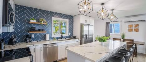 Fridge, microwave, stovetop, dishwasher