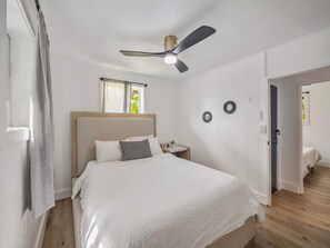 3 bedrooms, iron/ironing board, WiFi