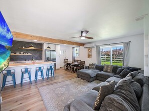 TV - Oahu Oceanfront Getaway (Hauula)