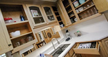 Copper Lantern - Three bed cottage in the heart of Richmond Hill