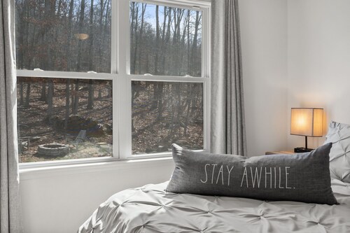 Charming 3-bedroom house with firepit and game room in gorgeous Harpers Ferry