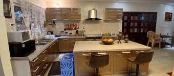 Apartment building Saran Nongo