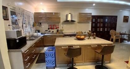 Apartment building Saran Nongo