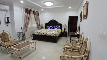 3 chambres, fer et planche Ă  repasser, Wi-Fi, draps fournis