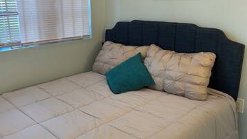 1 slaapkamer, een strijkplank/strijkijzer, wifi, beddengoed