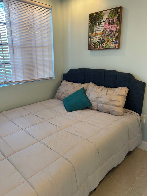 1 chambre, fer et planche à repasser, Wi-Fi, literie fournie