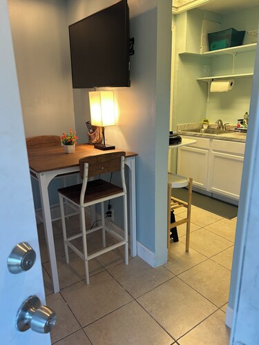 Modern Miami Oasis Near Downtown, Port, Wynwood, Design District & Airport!