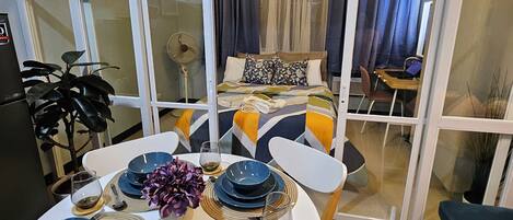 1 多间卧室、熨斗/熨衣板、WiFi、床单