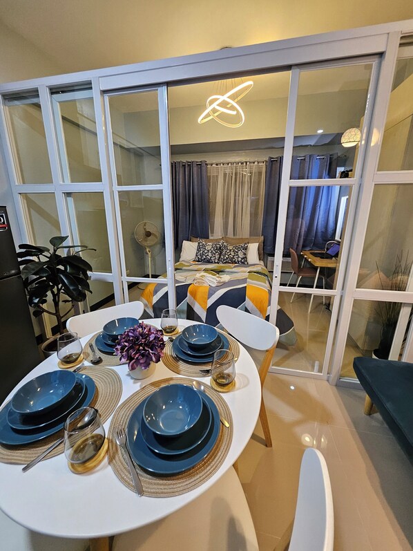 1 chambre, fer et planche à repasser, Wi-Fi, draps fournis