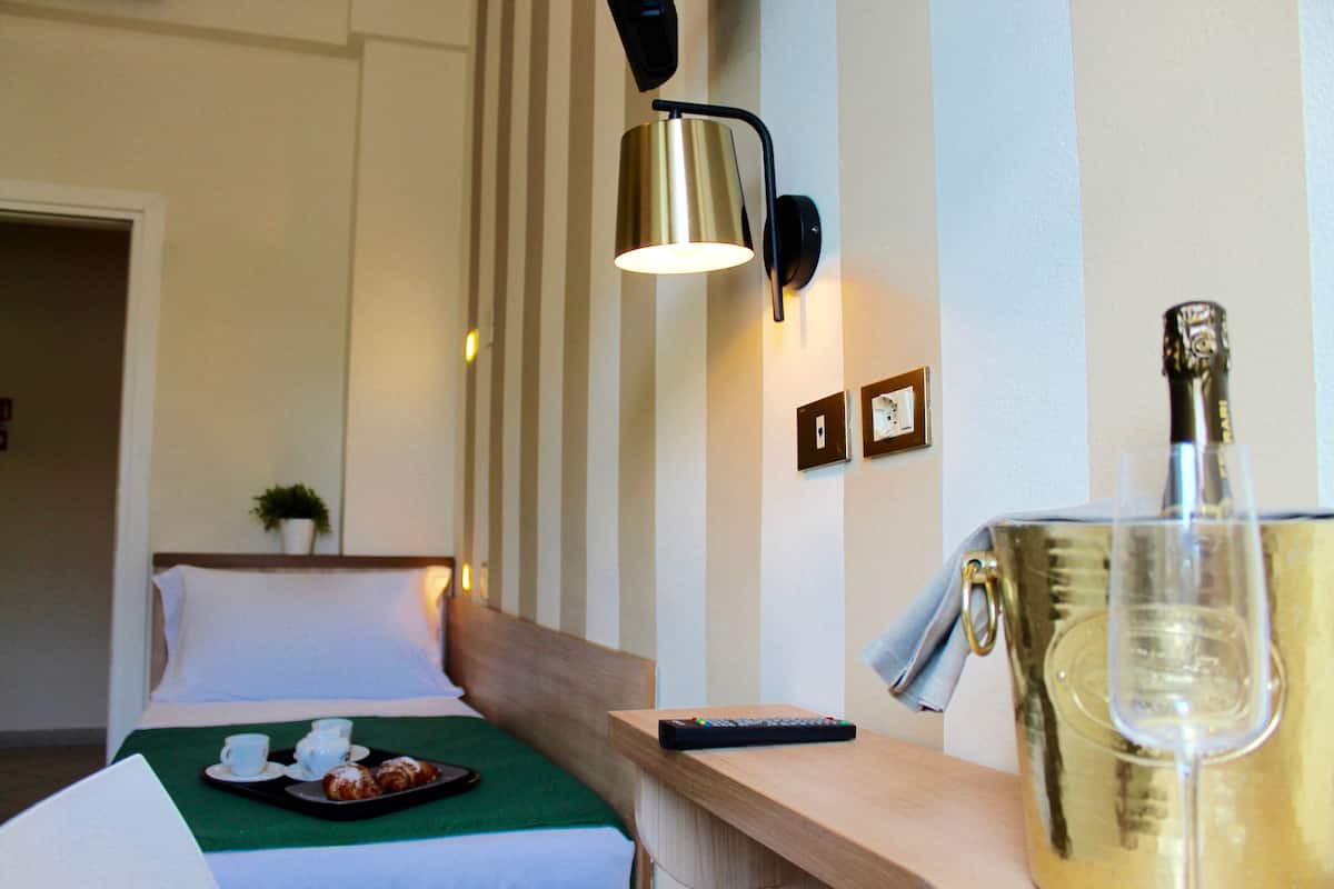 Single Room | In-room safe, desk, soundproofing