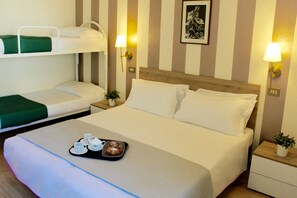 Una cassaforte in camera, una scrivania, insonorizzazione