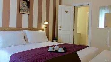 Double Room | In-room safe, desk, soundproofing