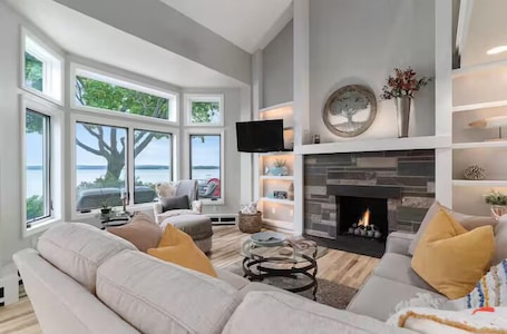 Deluxe House, 4 Bedrooms, Lake View | Living area. The Luxe Lake House