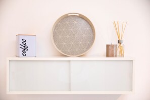 Interior detail - Charming studio with sea view, bikes, baby crib, barbecue (Crikvenica)