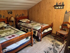 4 bedrooms, desk, iron/ironing board, free WiFi - Rustic 4-bedroom cabin, on lake with WiFi, near Adirondacks
A Place to Remember! (Harrisville)
