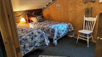 4 bedrooms, desk, iron/ironing board, free WiFi