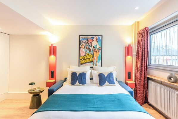 5 bedrooms, iron/ironing board, travel crib, free WiFi