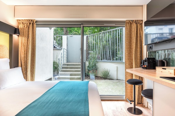 5 habitaciones, tabla de planchar con plancha y cuna de viaje 