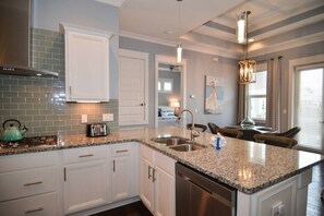 Fridge, microwave, oven, stovetop - Snowbird Stay Dec–Mar • Ask About Monthly Rates! (Inlet Beach)