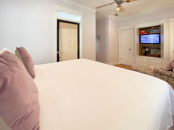 4 bedrooms, desk, iron/ironing board, travel cot