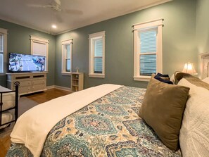 4 عدّة غرف نوم ومكتب ومكواة/لوح كي وسرير سفر