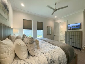 4 bedrooms, desk, iron/ironing board, travel cot