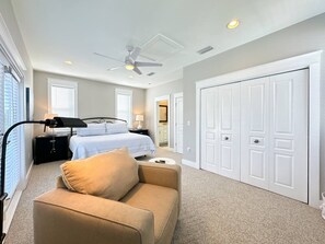 3 bedrooms, desk, iron/ironing board, travel cot