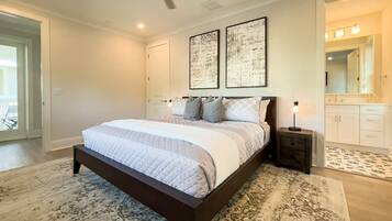 4 Schlafzimmer, Schreibtisch, Bügeleisen/Bügelbrett, Reisekinderbett