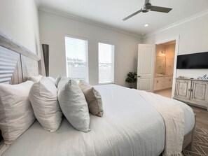 4 bedrooms, desk, iron/ironing board, travel crib - Summer Near 30A | 4BR + Bikes, 1/2 Mi to Beach (Inlet Beach)